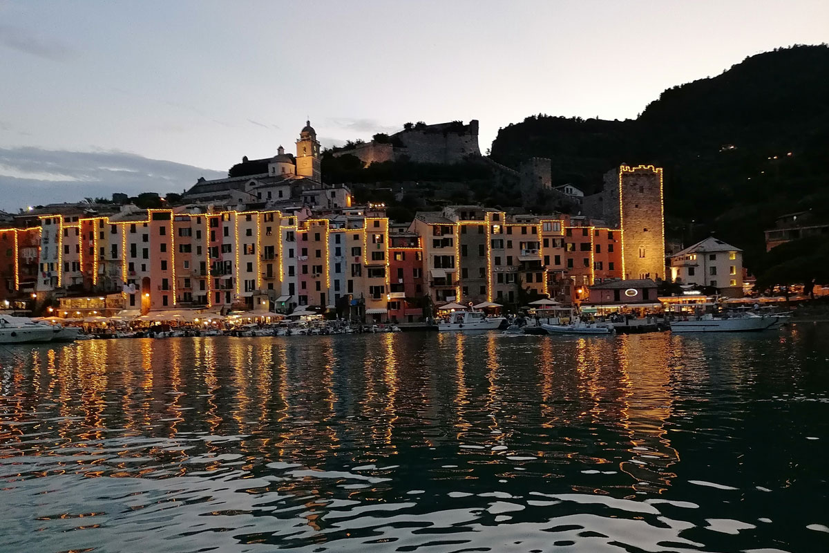 Night Sea Tour Onboard